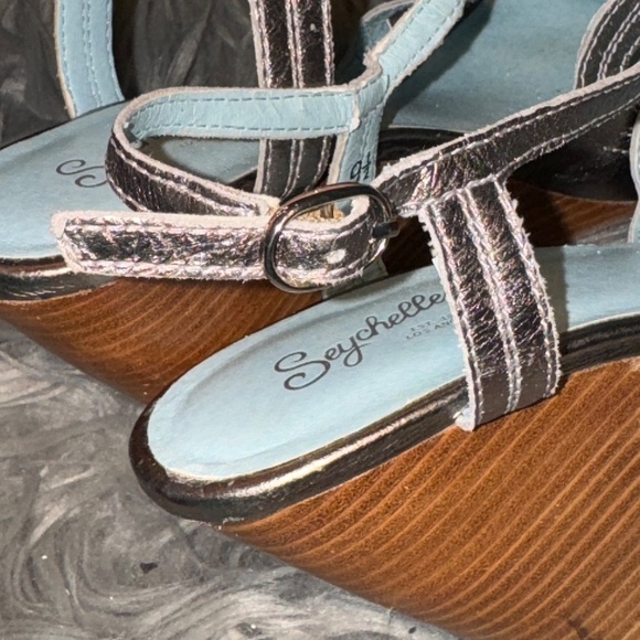 EUC Anthropologie Seychelles Worth It Silver Metallic Wedge Sandals Size 9.5 - Picture 7 of 10